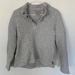 Women’s Avalanche pull over sweater